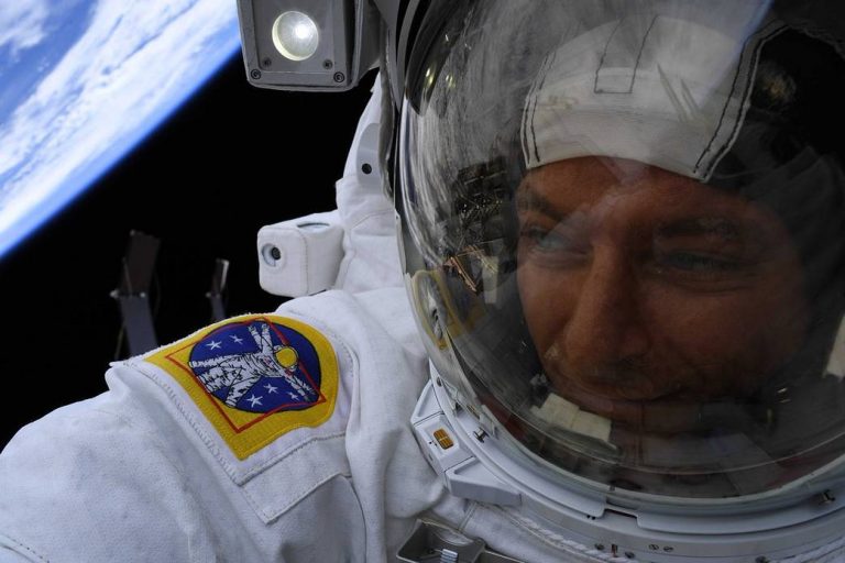 David Saint-Jacques’ First Spacewalk