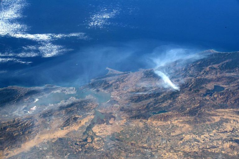 从空间站观测加利福尼亚的野火