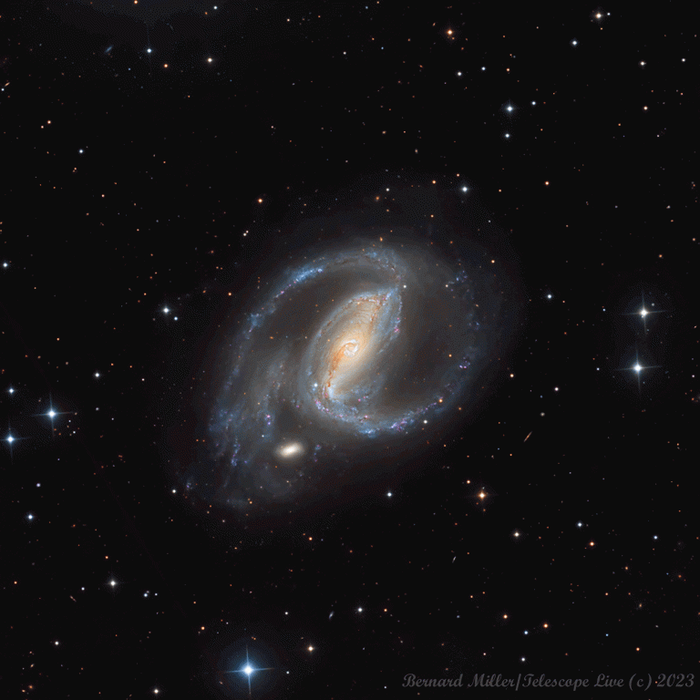 NGC 1097: 有超新星的螺旋星系