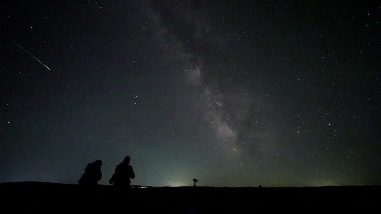 内蒙古上空的英仙座流星